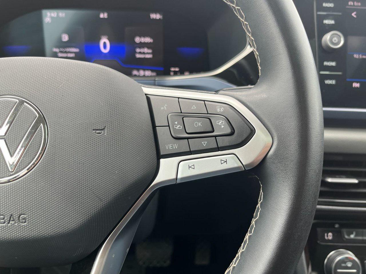 2023 Volkswagen Taos Comfortline 4Motion Photo