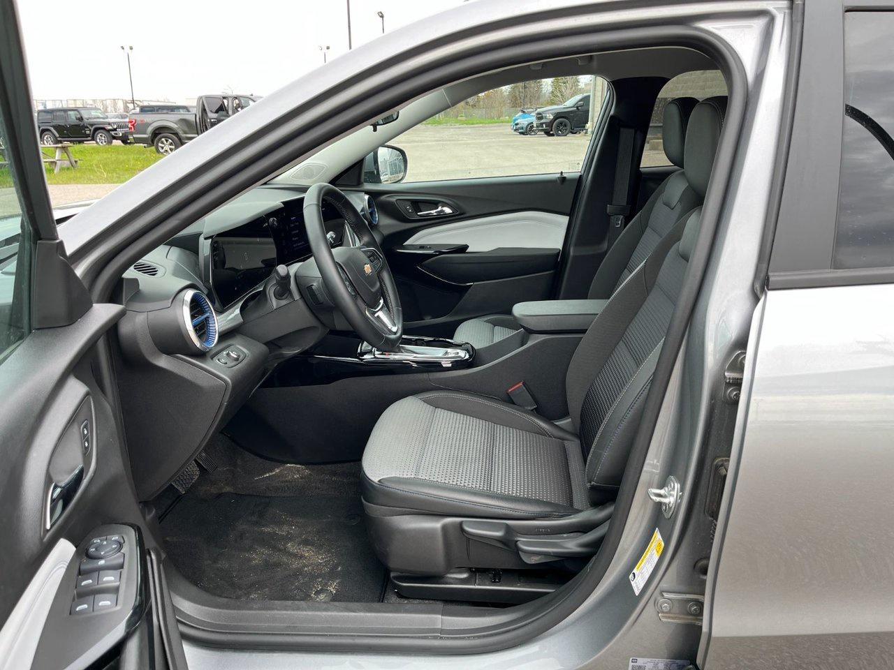 2025 Chevrolet Trax Fwd Lt Photo