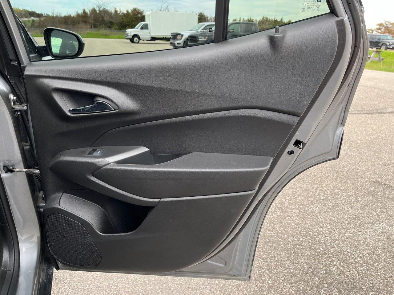 2025 Chevrolet Trax Fwd Lt Photo