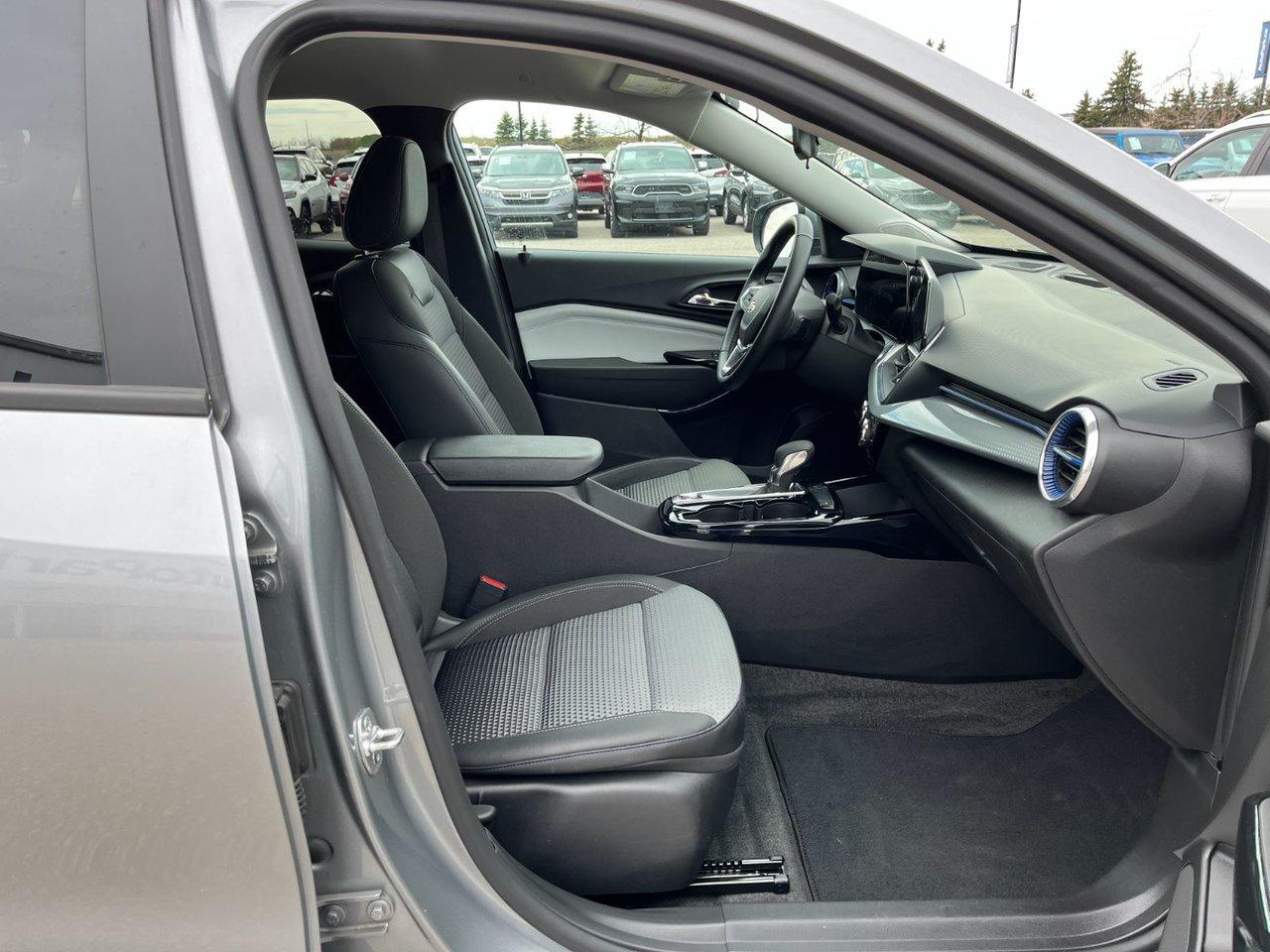 2025 Chevrolet Trax Fwd Lt Photo