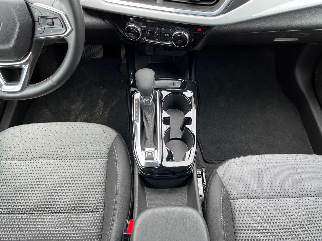 2025 Chevrolet Trax Fwd Lt Photo