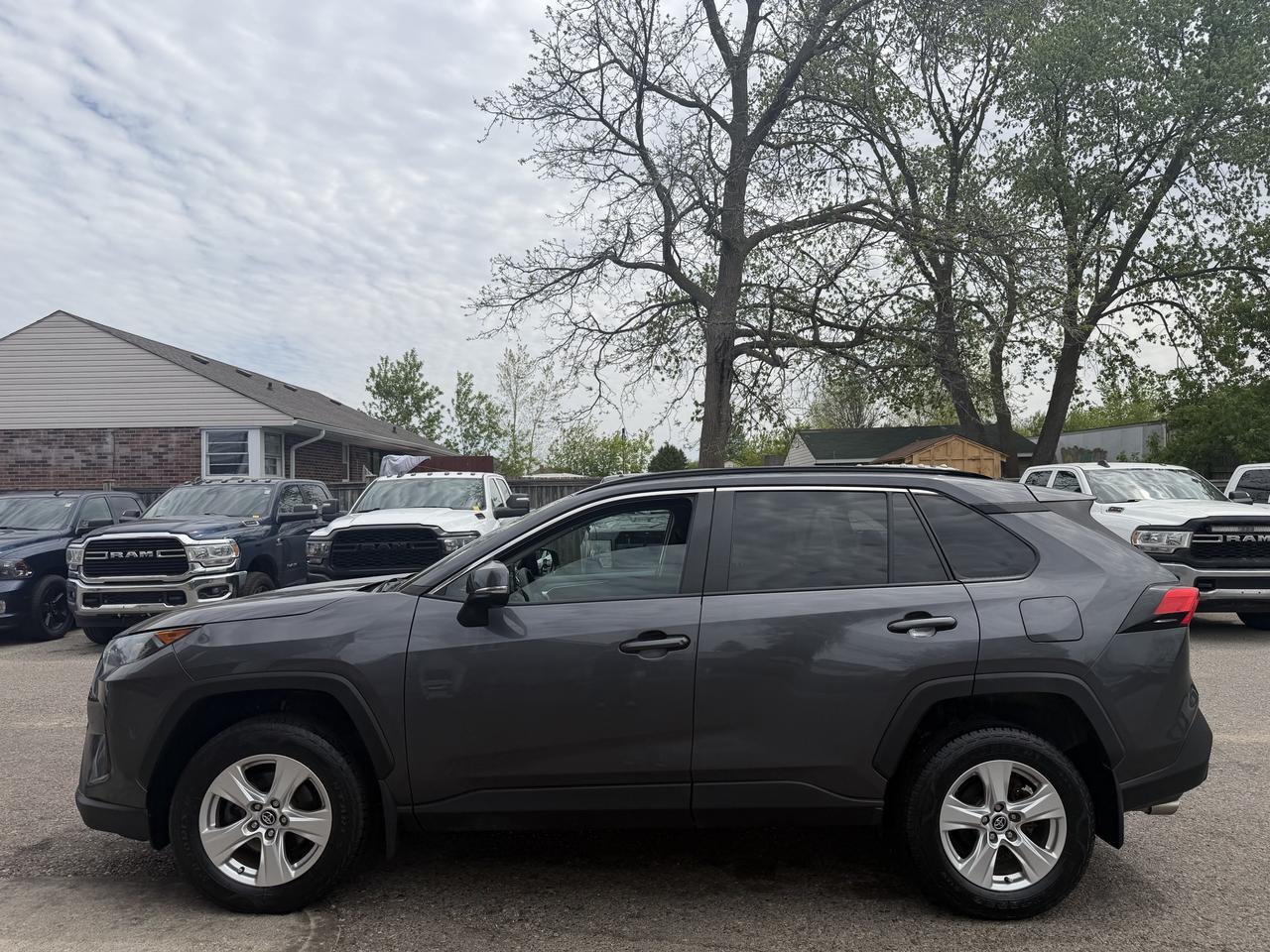 2019 Toyota RAV4 LE | CLEAN CARFAX Photo