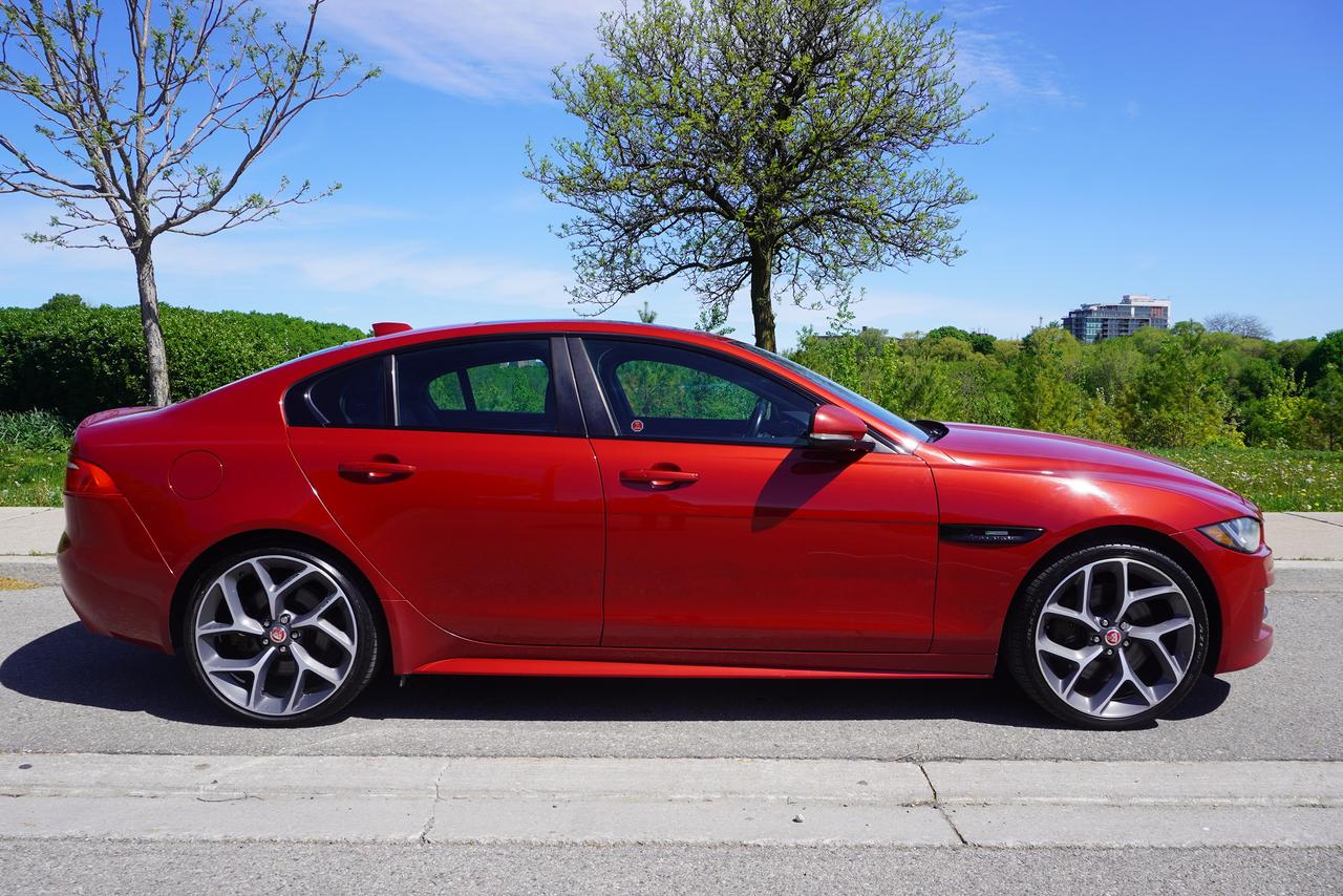 2017 Jaguar XE 1 OWNER / NO ACCIDENTS /R SPORT / AWD 3.0 Photo4