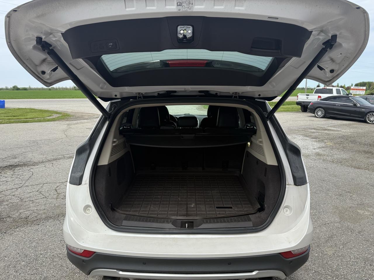 2017 Lincoln MKC Reserve | Navigation | Backup Camera | Sunroof Photo4