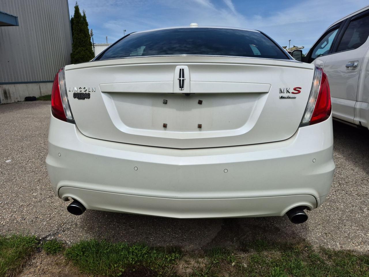 2011 Lincoln MKS GREAT CONDITION! NEW TIRES,NEWER BRAKES, AS TRADED Photo3