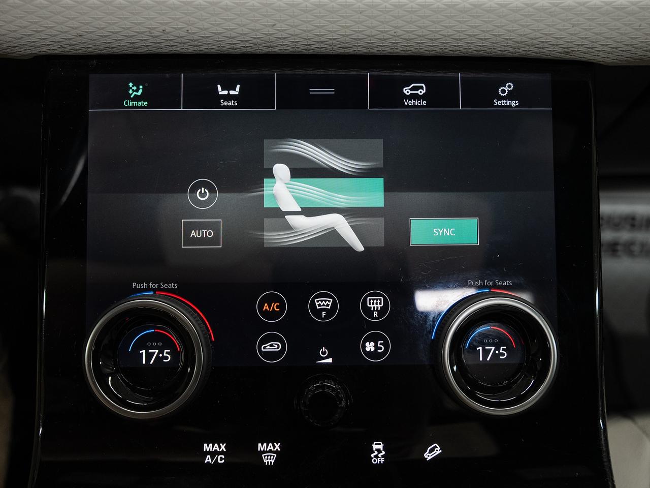 2018 Land Rover Range Rover Velar P380 S AWD | Nav | Pano roof | Leather | CarPlay