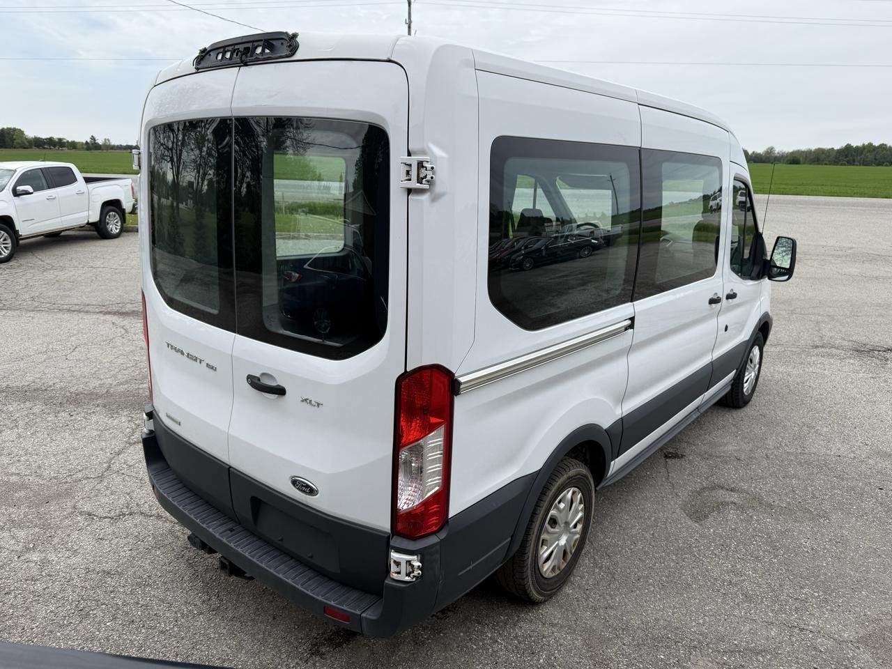 2018 Ford Transit XLT | 8 Passenger | Cruise Control Photo4