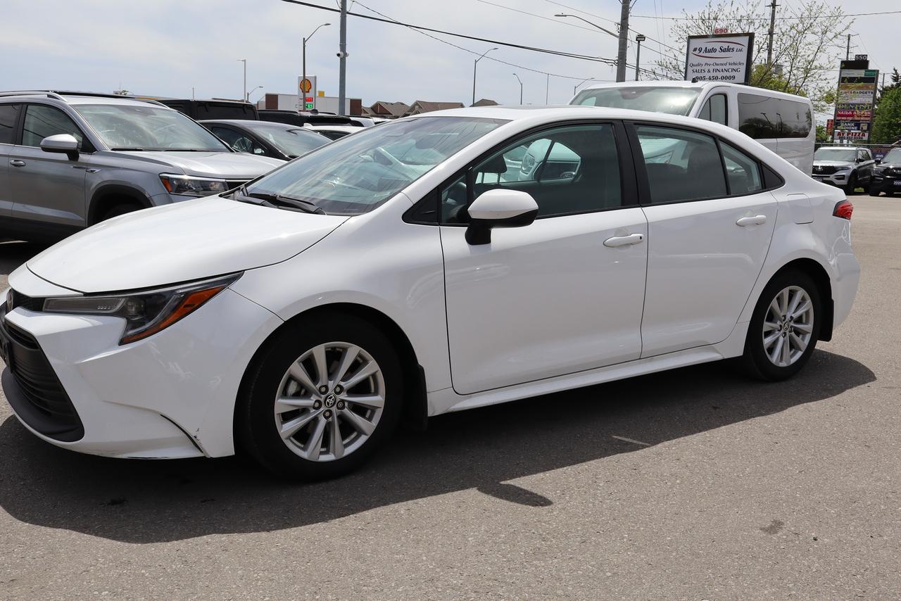 2025 Toyota Corolla LE Plus Sunroof Photo
