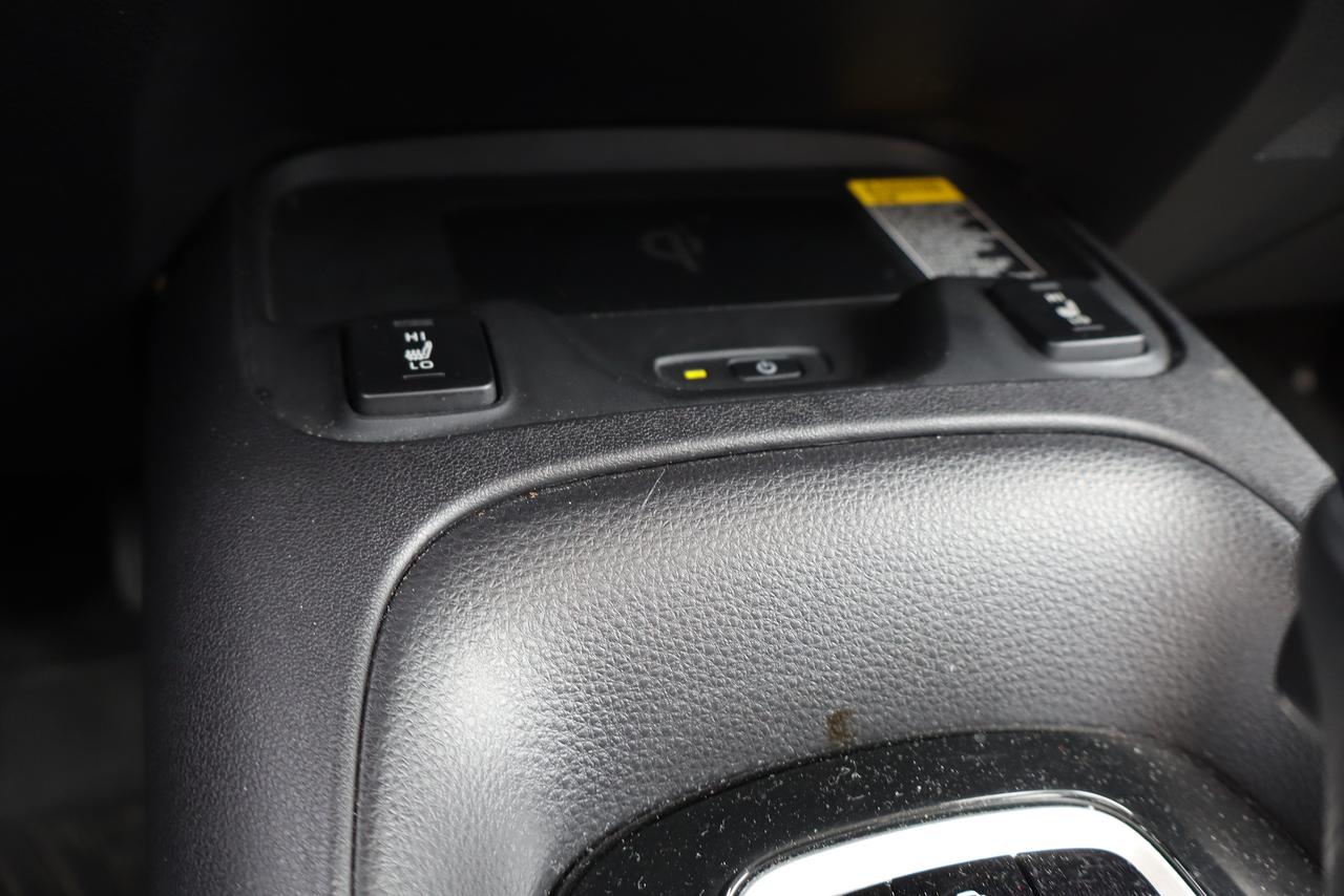 2025 Toyota Corolla LE Plus Sunroof Photo