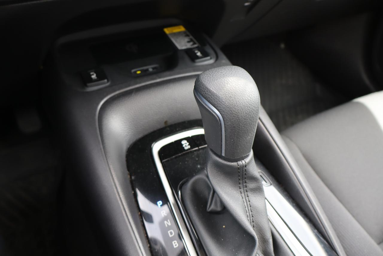 2025 Toyota Corolla LE Plus Sunroof Photo
