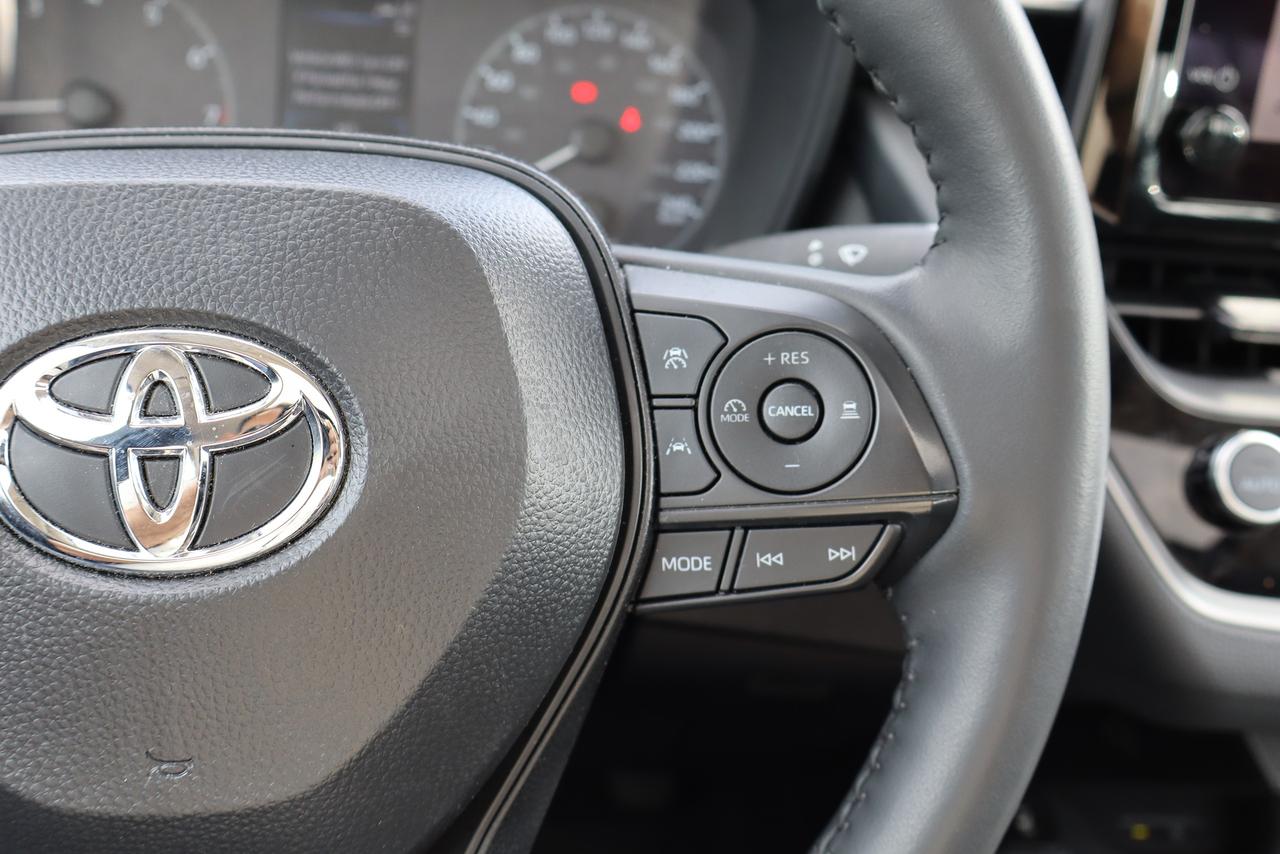 2025 Toyota Corolla LE Plus Sunroof Photo