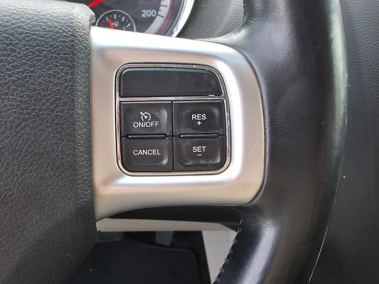 2017 Dodge Grand Caravan SXT *LOW MILAGE & GREAT SERVICE RECORDS* Photo