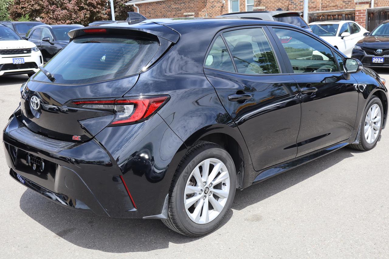 2025 Toyota Corolla SE Hatchback Photo