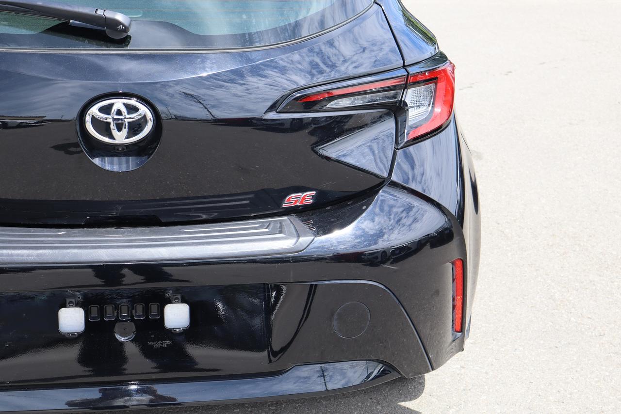 2025 Toyota Corolla SE Hatchback Photo