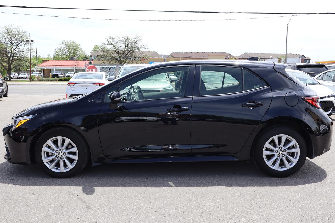 2025 Toyota Corolla SE Hatchback Photo