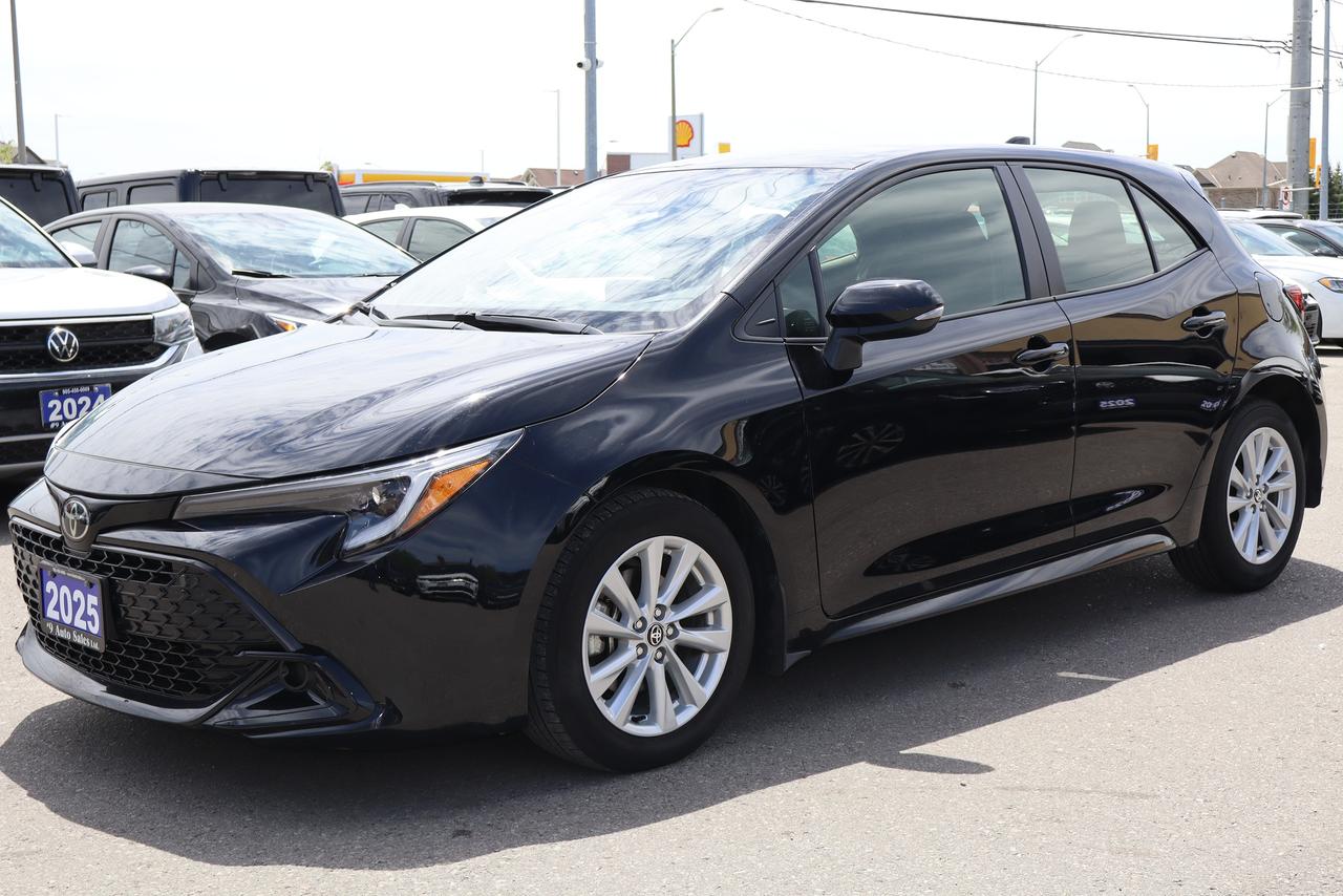 2025 Toyota Corolla SE Hatchback Photo