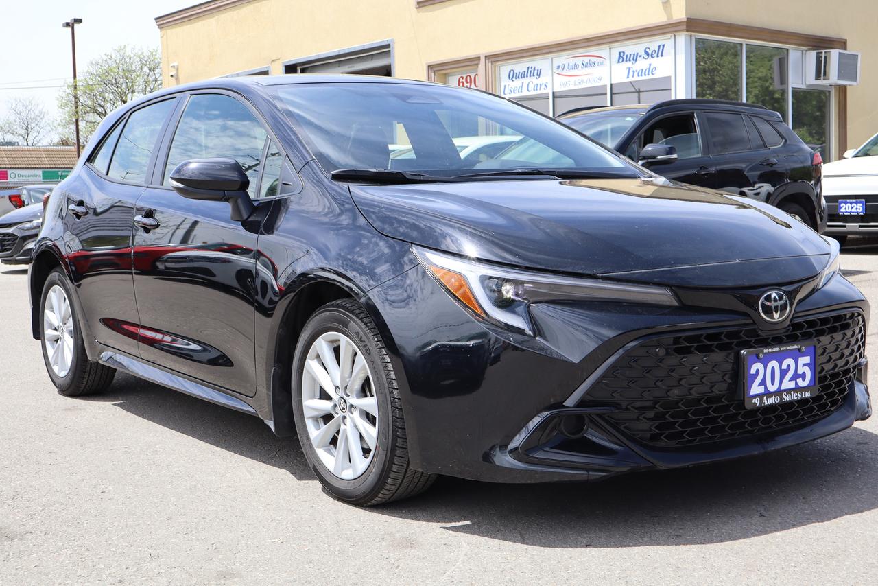 2025 Toyota Corolla SE Hatchback Photo0