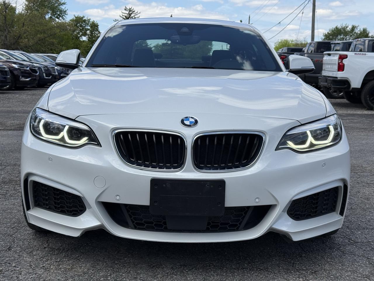 2018 BMW 2 Series 230i Coupe NAVI // REVERSE CAMERA // LEATHER! Photo