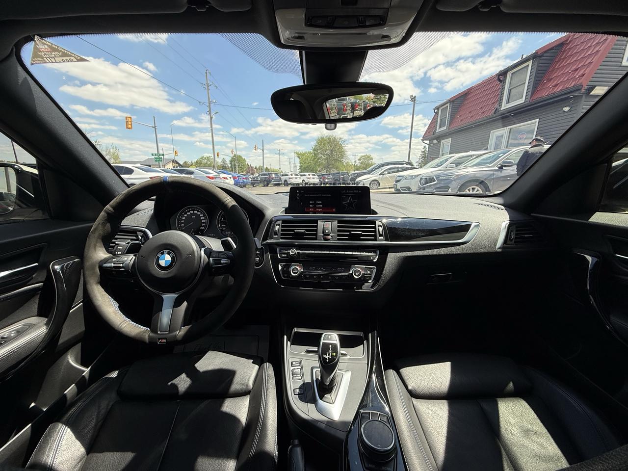 2018 BMW 2 Series 230i Coupe NAVI // REVERSE CAMERA // LEATHER! Photo