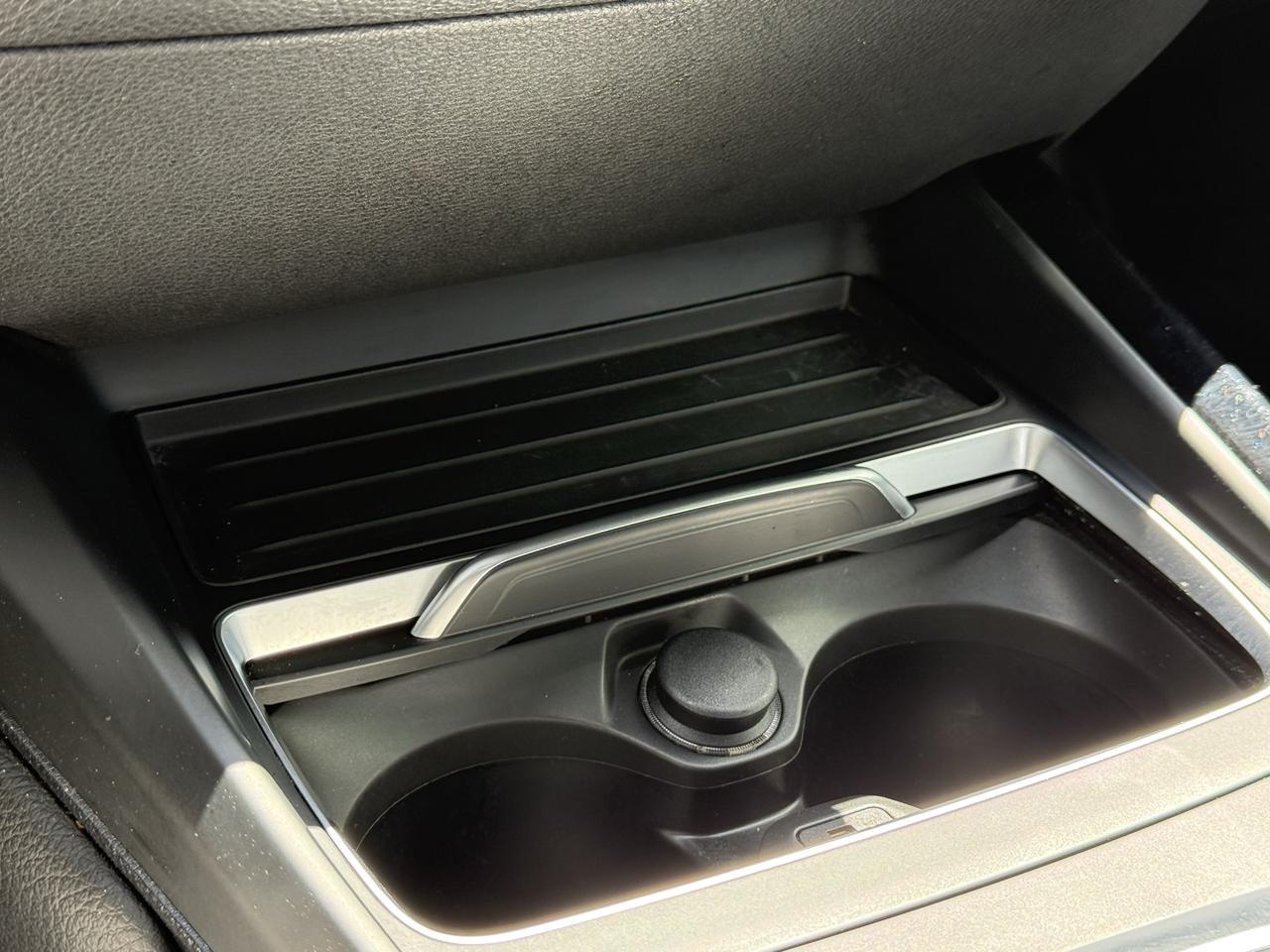 2018 BMW 2 Series 230i Coupe NAVI // REVERSE CAMERA // LEATHER! Photo