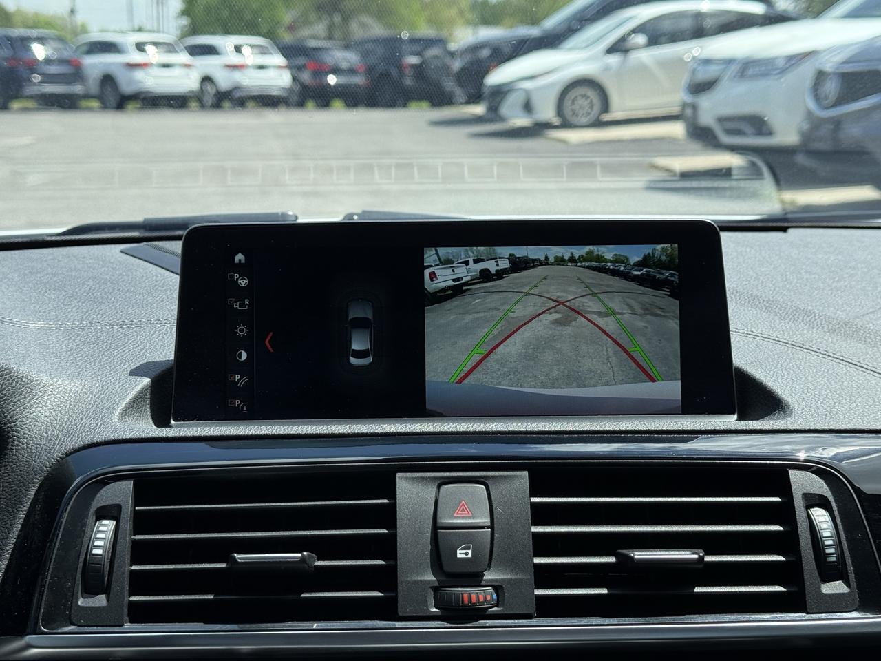 2018 BMW 2 Series 230i Coupe NAVI // REVERSE CAMERA // LEATHER! Photo