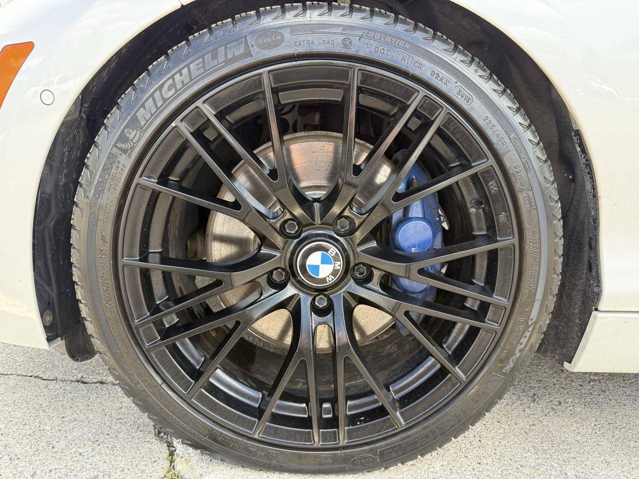 2018 BMW 2 Series 230i Coupe NAVI // REVERSE CAMERA // LEATHER! Photo