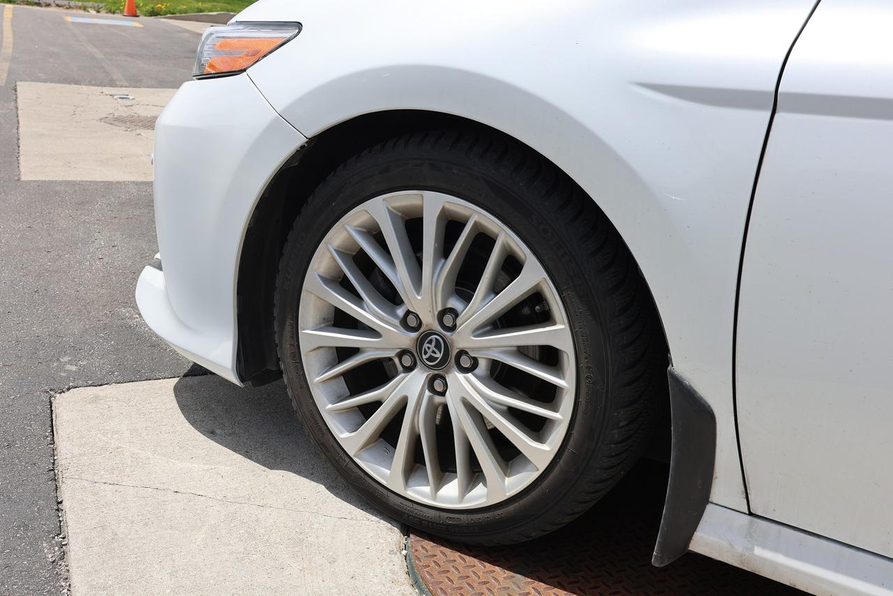 2018 Toyota Camry XLE - LEATHER|PANOROOF|CAMERA|NAVIGATION Photo
