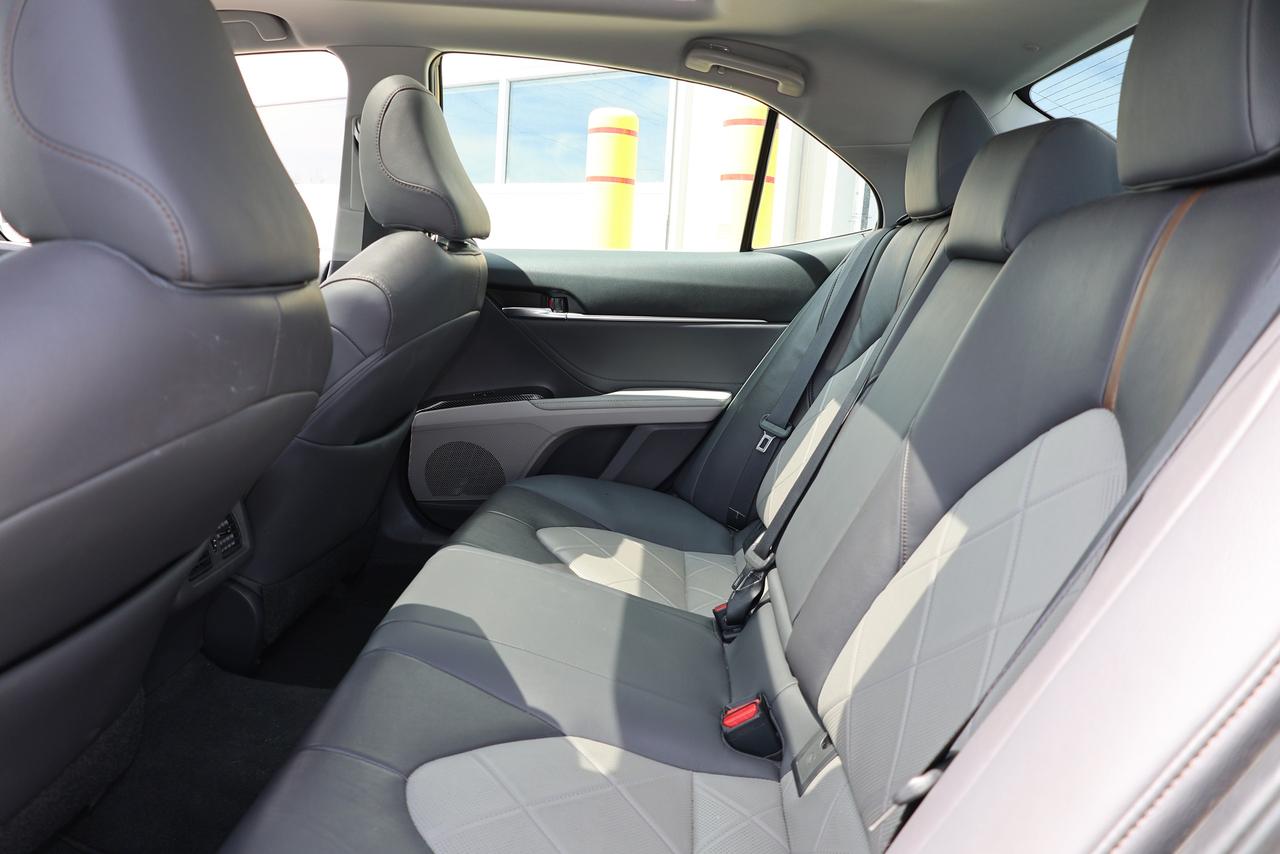 2018 Toyota Camry XLE - LEATHER|PANOROOF|CAMERA|NAVIGATION Photo