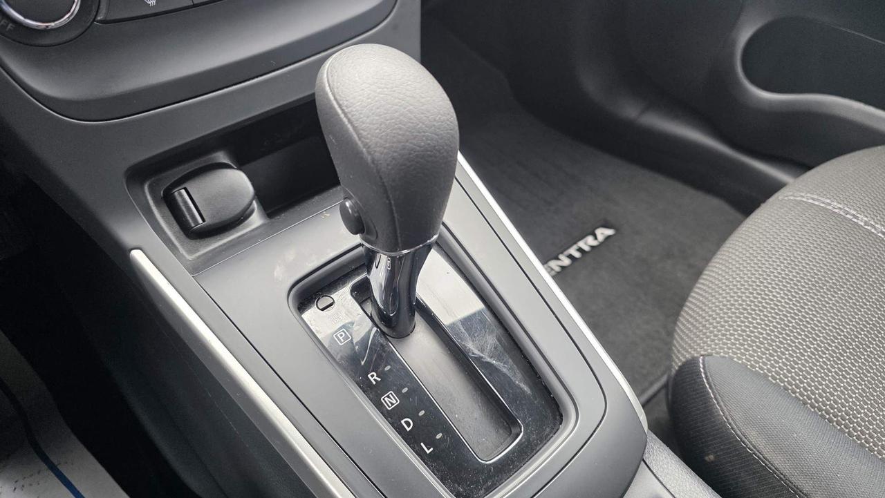 2016 Nissan Sentra 1.8 S Photo
