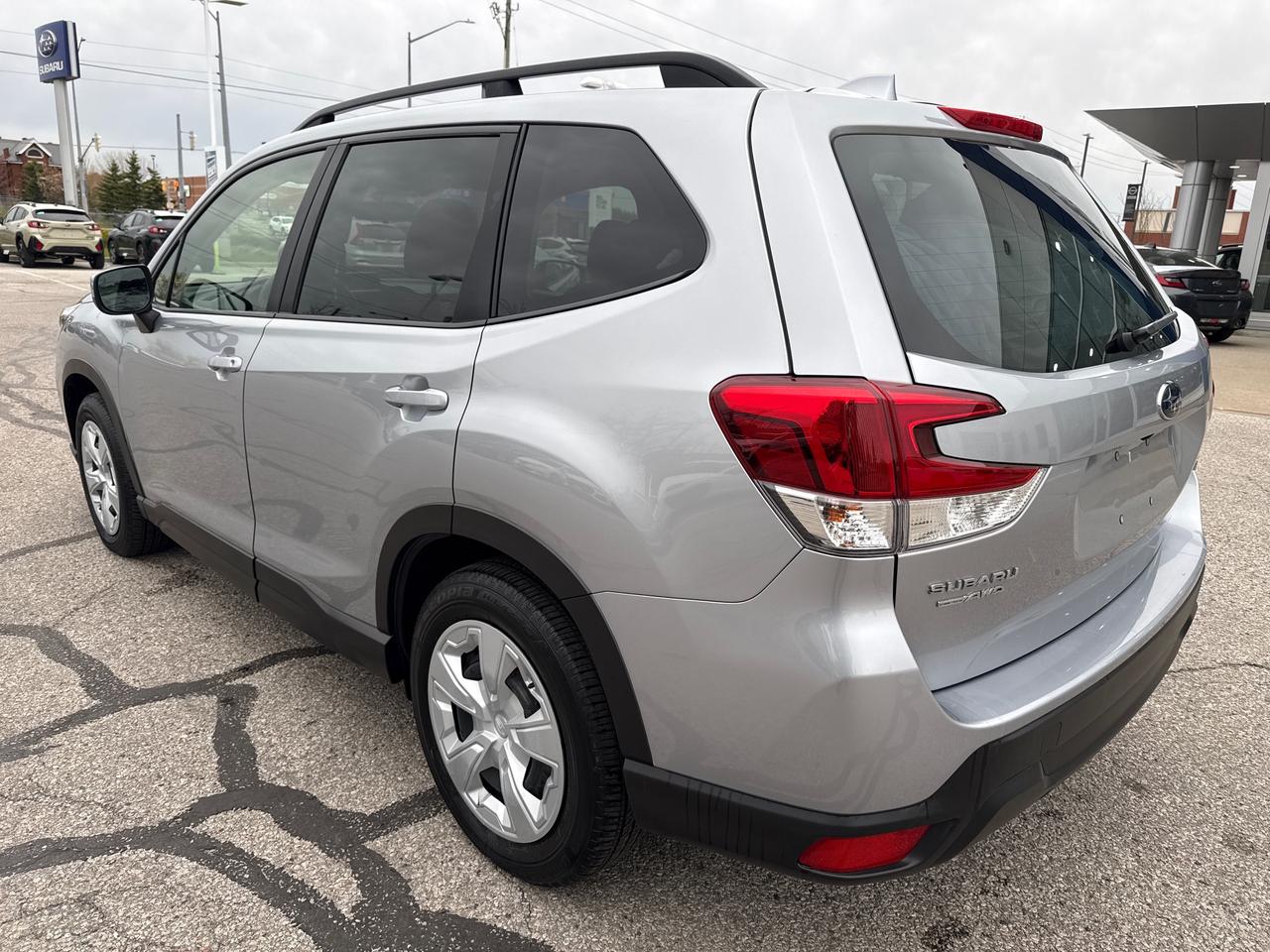 2019 Subaru Forester 2.5i NO ACCIDENTS! LOW KM! 2 SETS OF TIRES! Photo