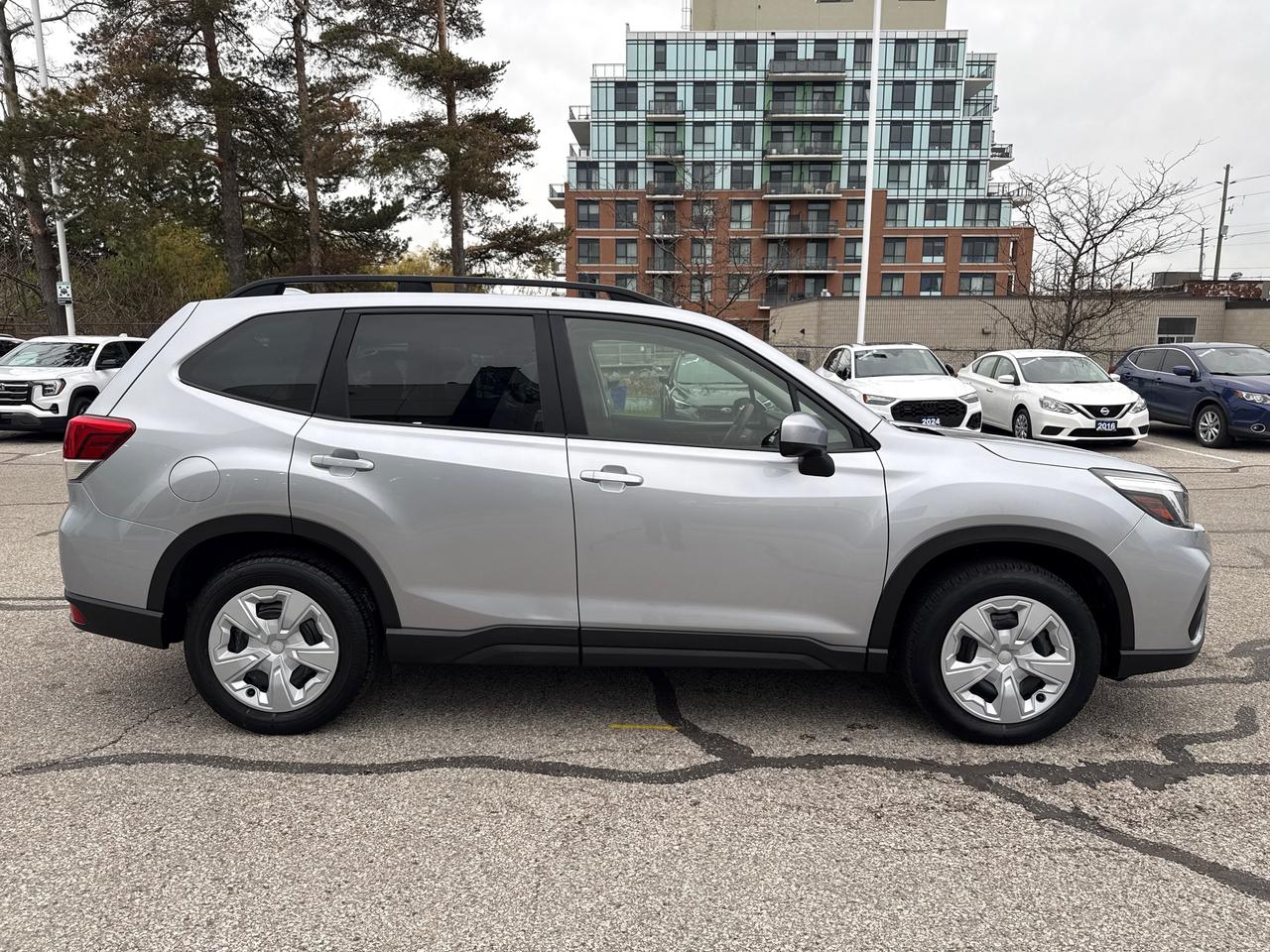2019 Subaru Forester 2.5i NO ACCIDENTS! LOW KM! 2 SETS OF TIRES! Photo