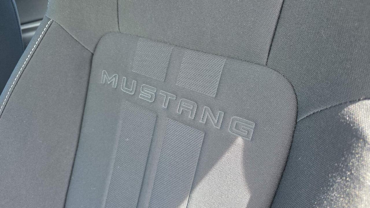 2021 Ford Mustang GT NEW TIRES! LOW KM! Photo