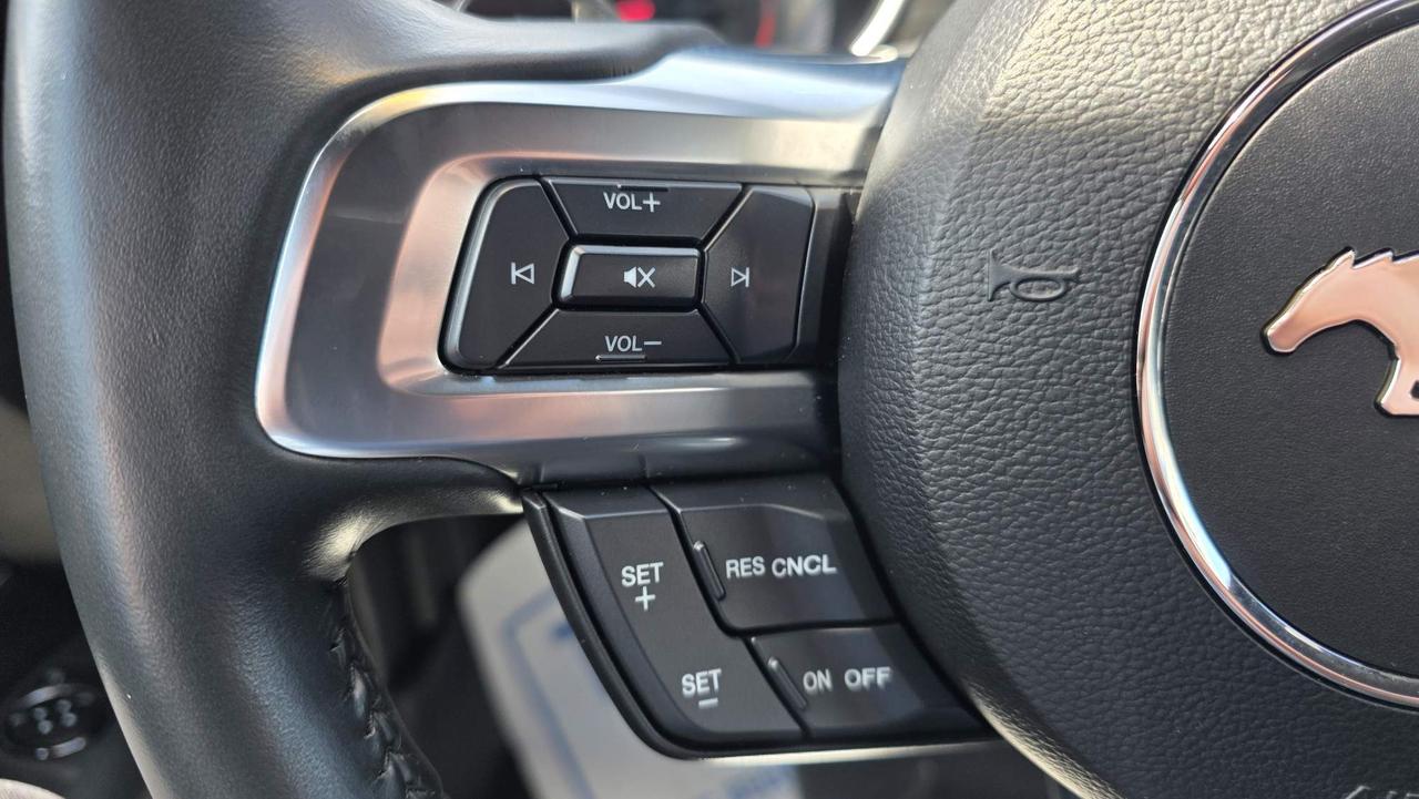2021 Ford Mustang GT NEW TIRES! LOW KM! Photo