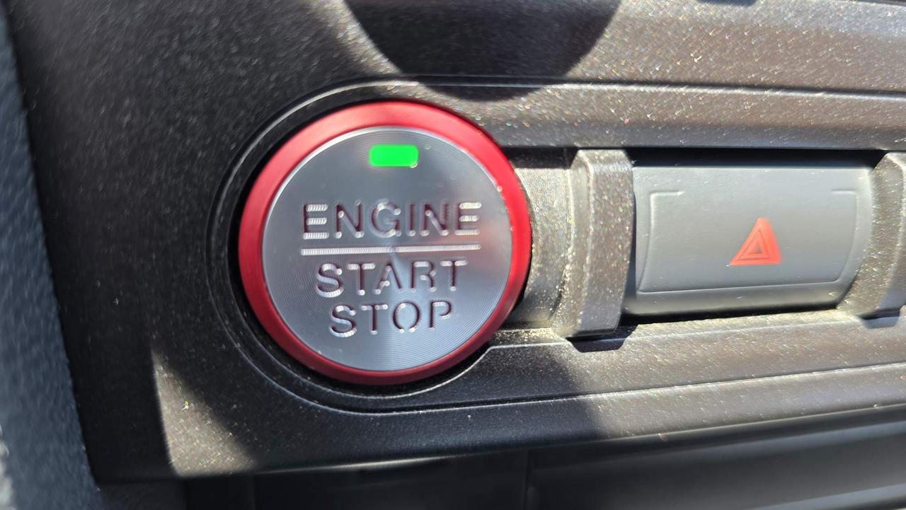 2021 Ford Mustang GT NEW TIRES! LOW KM! Photo