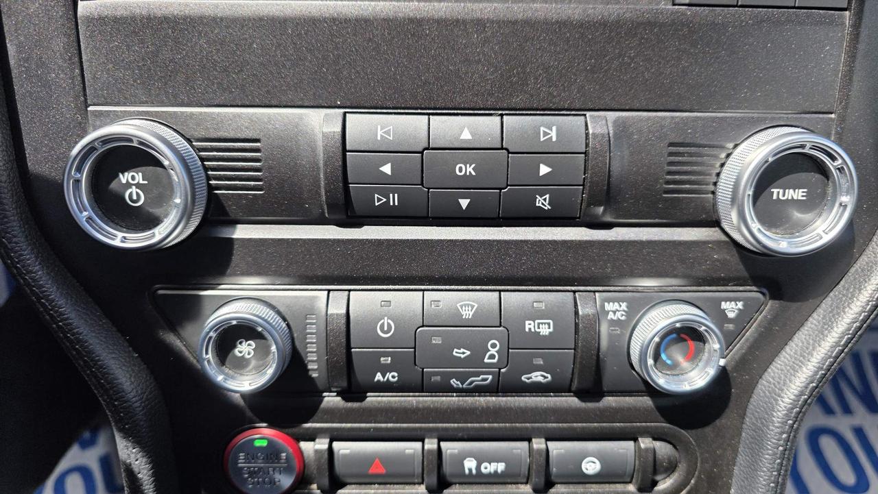 2021 Ford Mustang GT NEW TIRES! LOW KM! Photo