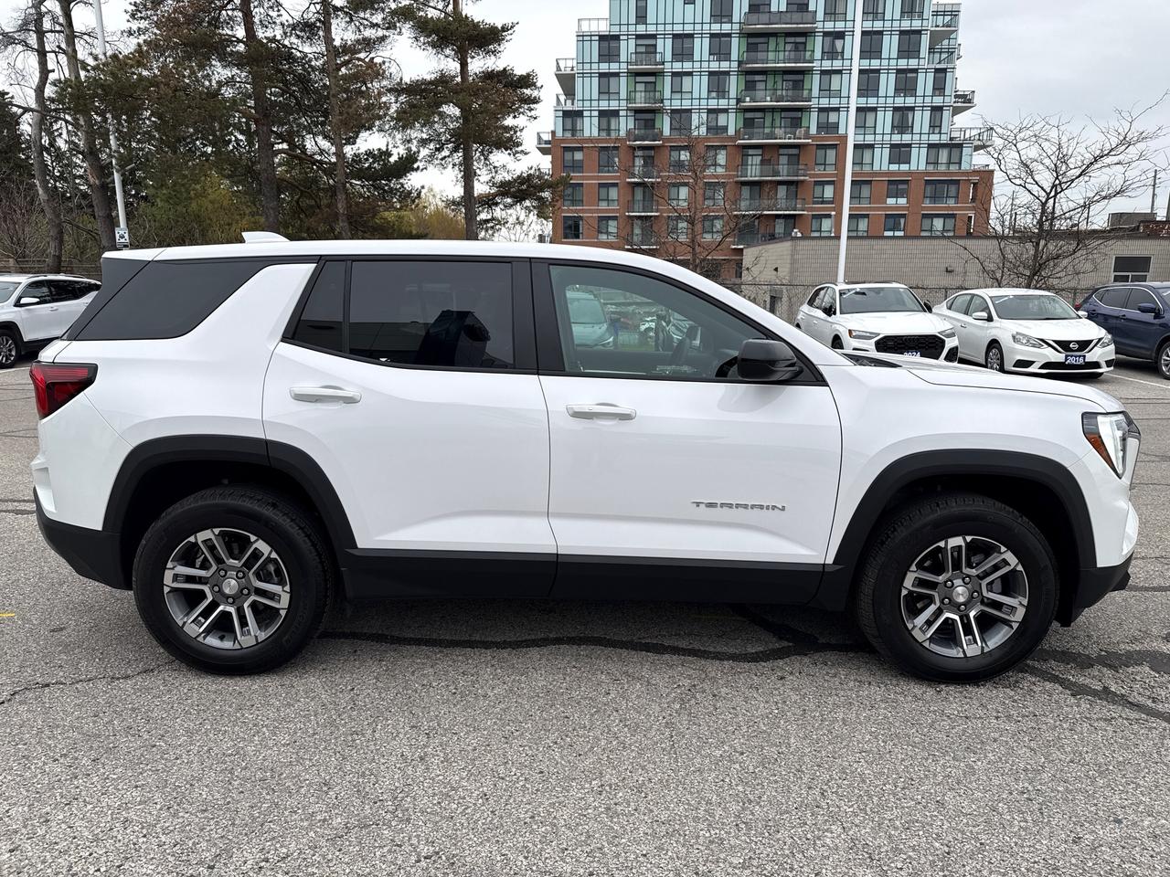 2026 GMC Terrain Elevation ONE OWNER!! NO ACCIDENTS!! ELEVATION!! Photo
