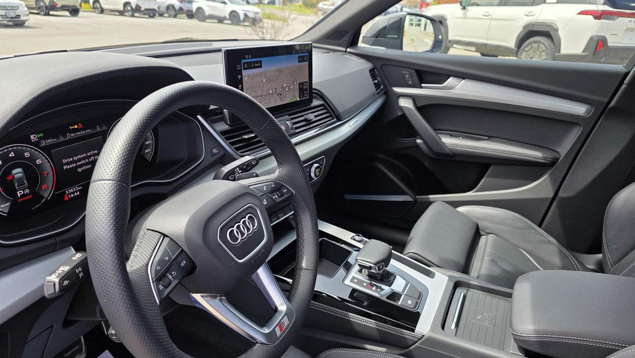 2024 Audi Q5 45 Technik Photo