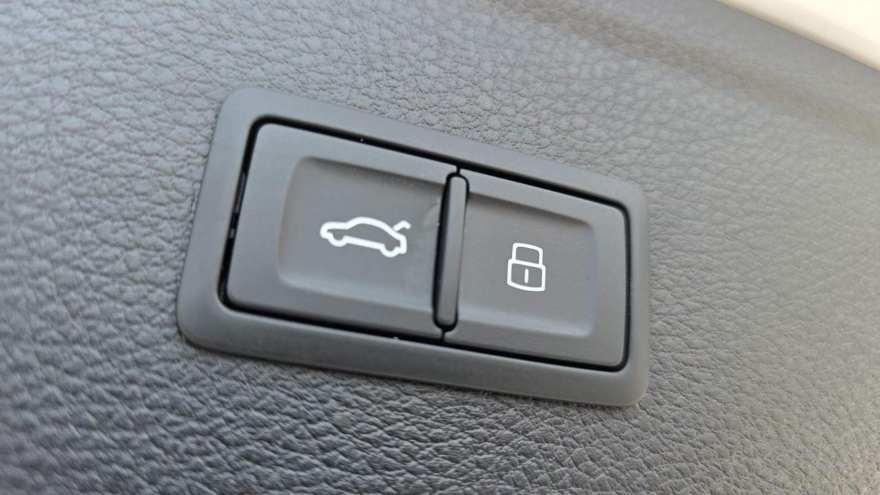 2024 Audi Q5 45 Technik Photo