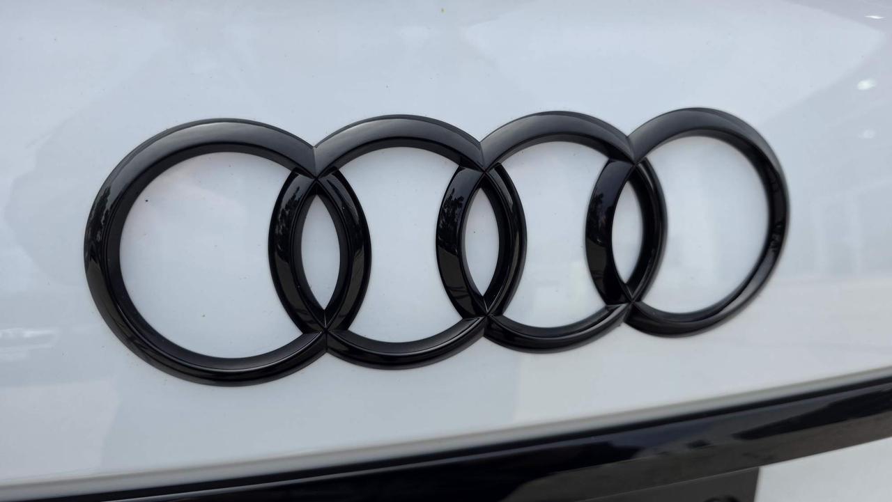 2024 Audi Q5 45 Technik Photo
