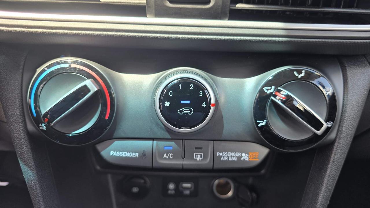 2019 Hyundai KONA 2.0L Preferred NO ACCIDENTS! LOW KM! ONE OWNER! Photo