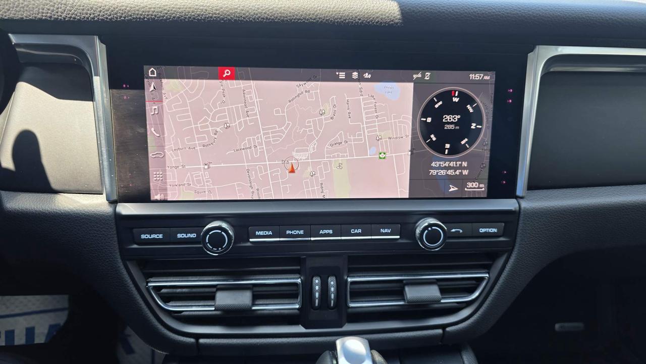 2020 Porsche Macan NO ACCIDENTS! LOW KM! Photo