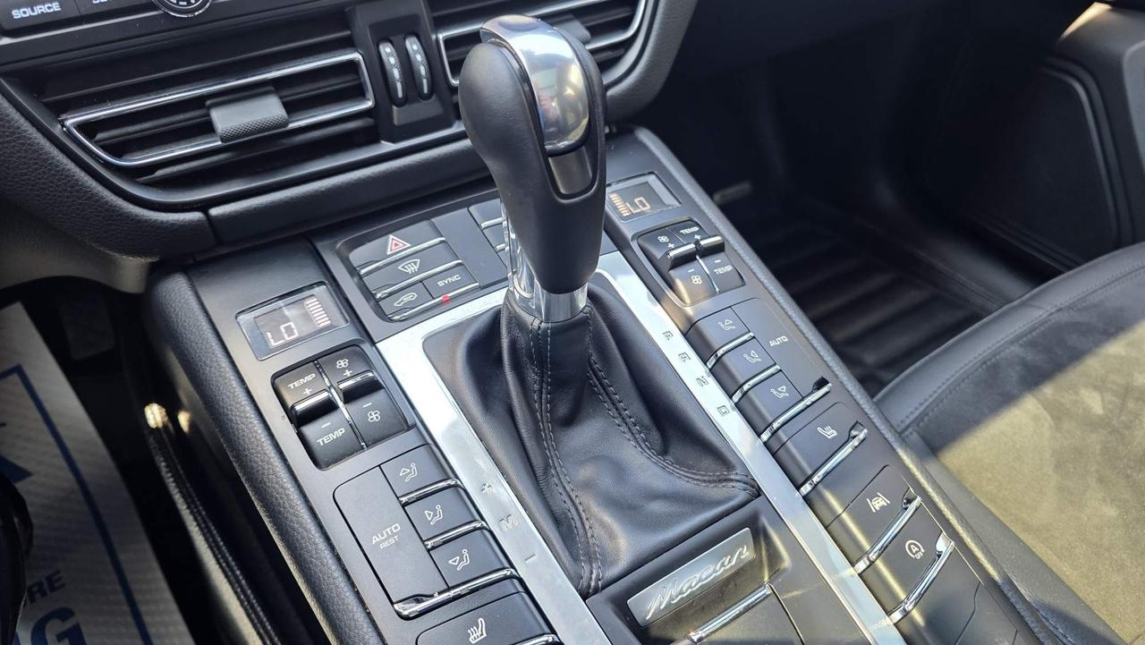 2020 Porsche Macan NO ACCIDENTS! LOW KM! Photo