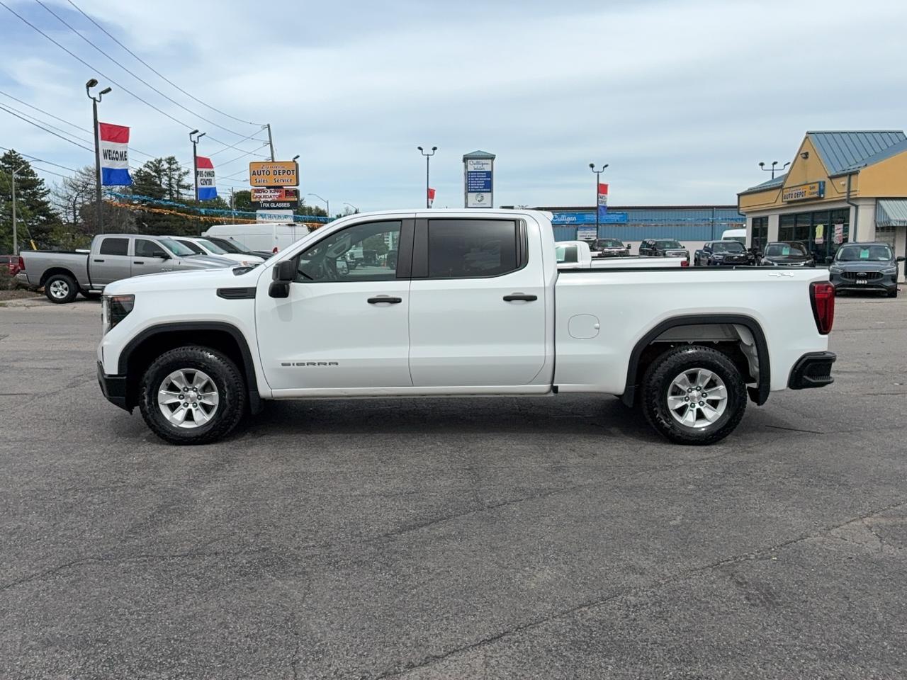 2023 GMC Sierra 1500 Pro 4WD CrewCab 2.7L4cylGas 6'7"Box BackUpCam Photo