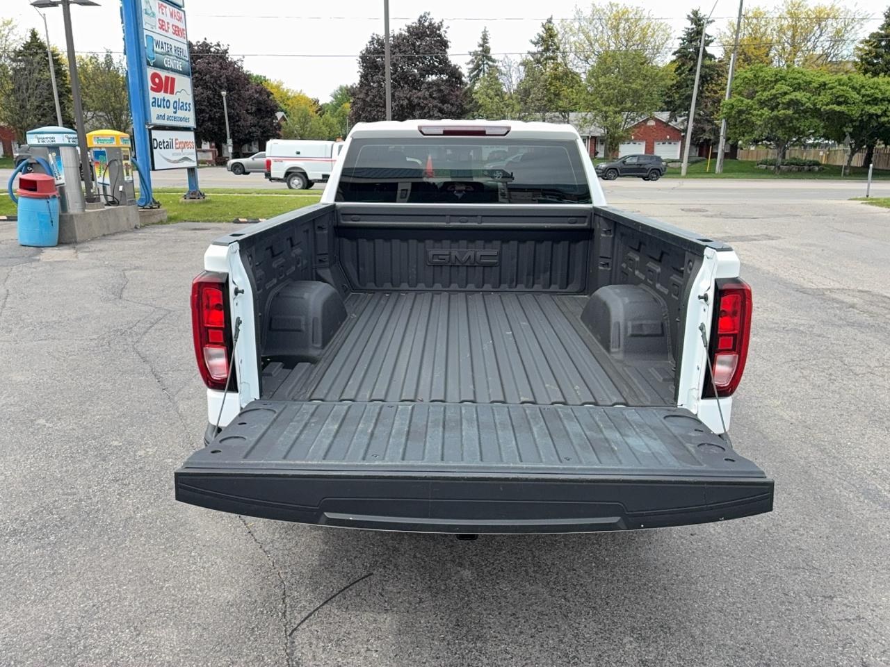 2023 GMC Sierra 1500 Pro 4WD CrewCab 2.7L4cylGas 6'7"Box BackUpCam Photo