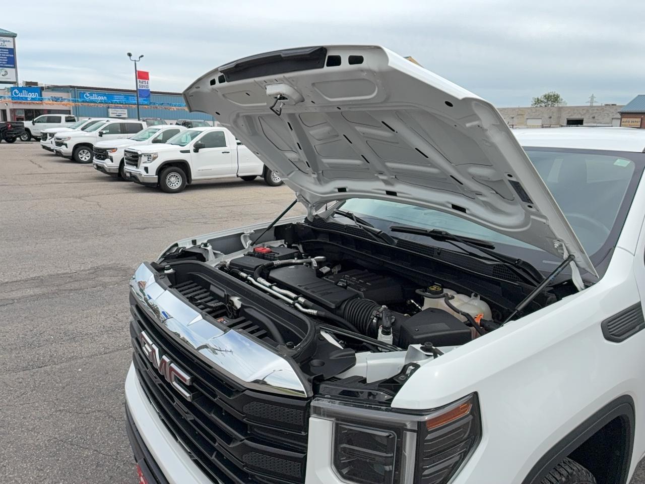 2023 GMC Sierra 1500 Pro 4WD CrewCab 2.7L4cylGas 6'7"Box BackUpCam Photo