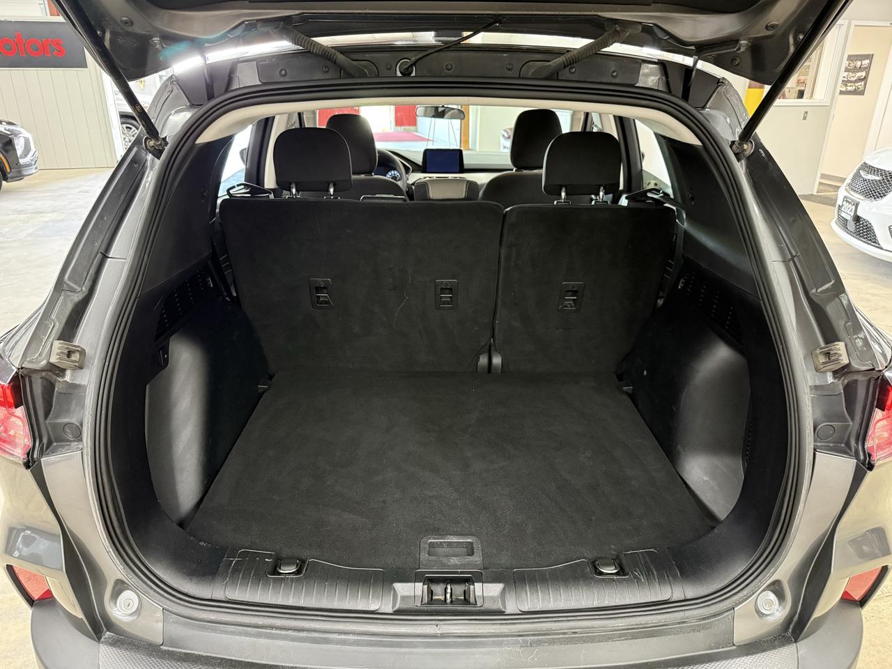 2022 Ford Escape SE Photo