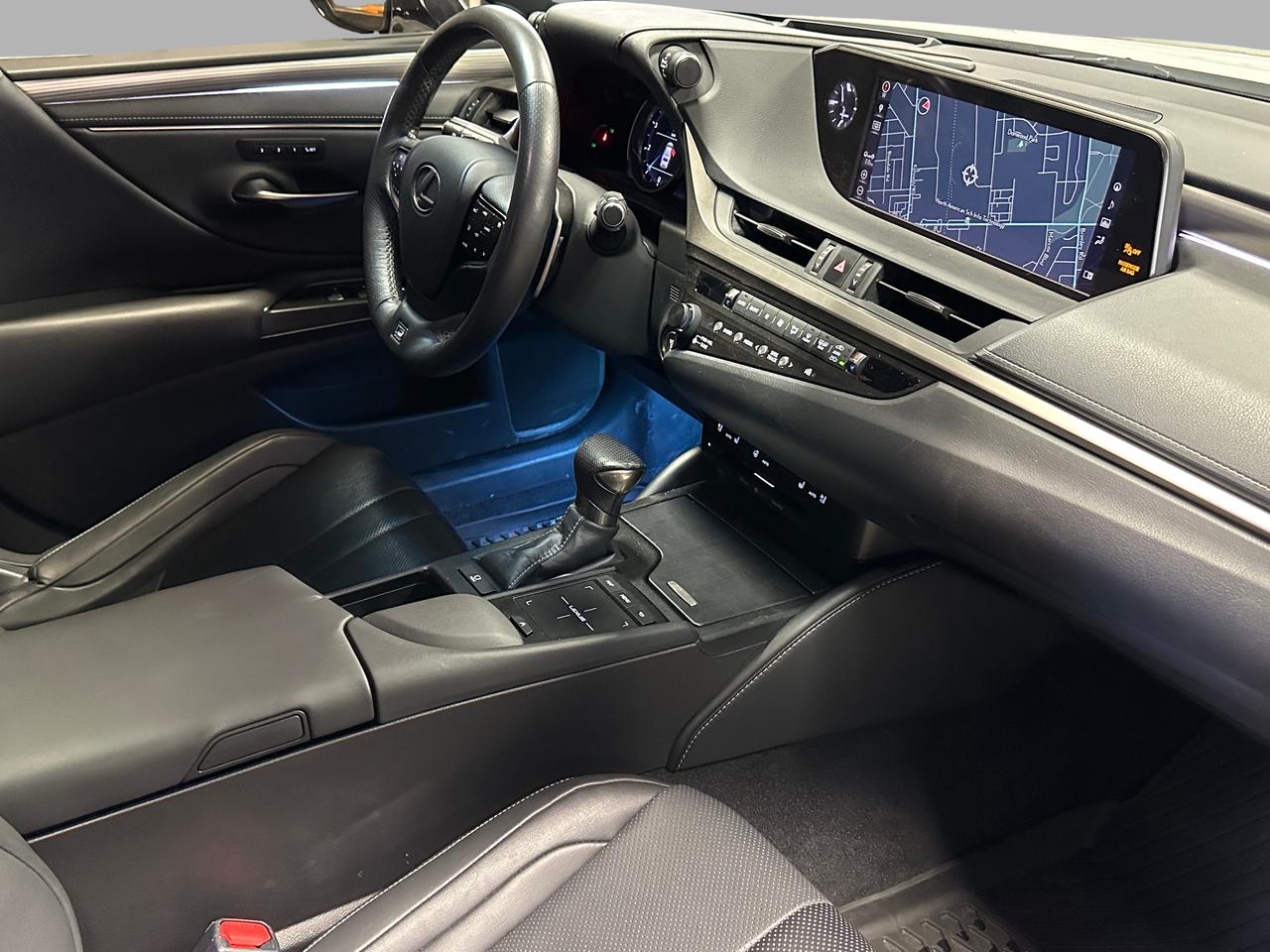 2019 Lexus ES ES 350 PREMIUM SIGNATURE F-SPORT | TOP OF THE LINE Photo