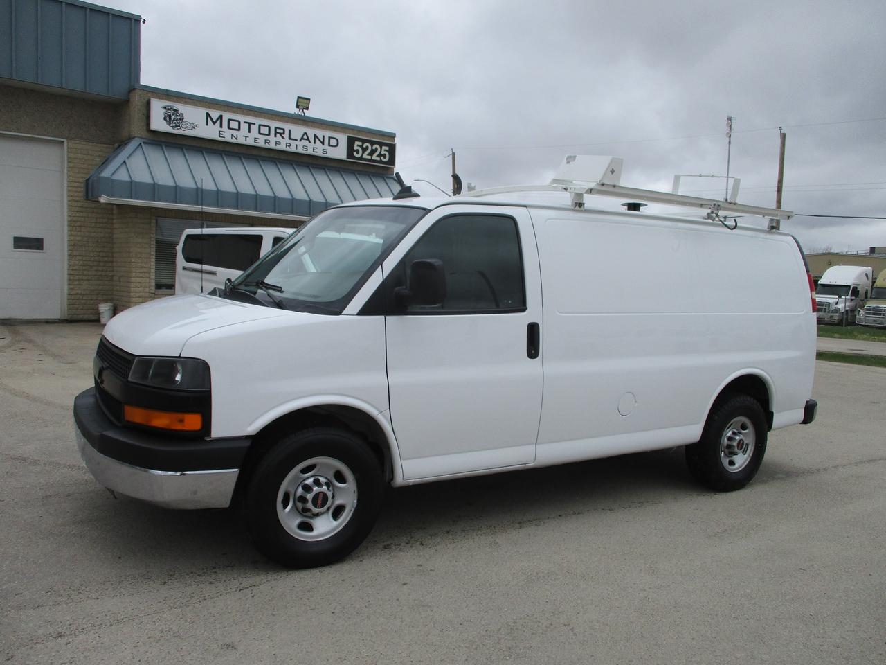 2020 GMC Savana Cargo Van RWD 3500 135" - Photo #1