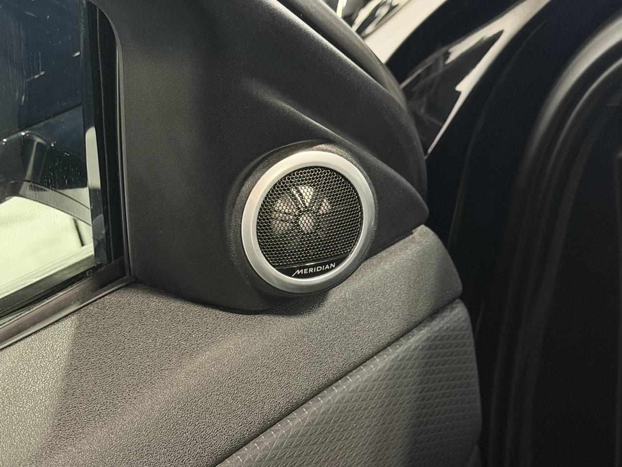 2020 Land Rover Range Rover Evoque S SUNROOF|BACKUP|MERIDIAN|HEATED STEERING WHEEL Photo