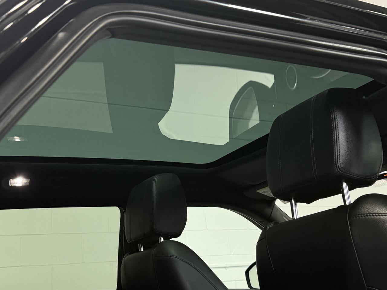 2020 Land Rover Range Rover Evoque S SUNROOF|BACKUP|MERIDIAN|HEATED STEERING WHEEL Photo